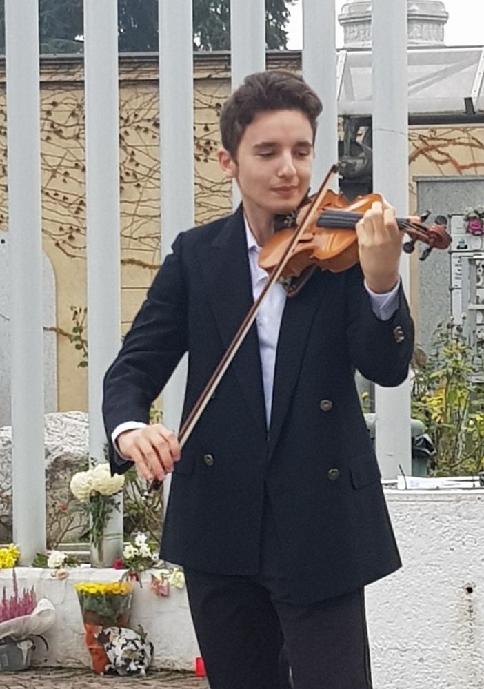 Il violinista Gioele Pierro durante l'esibizione dello scorso anno