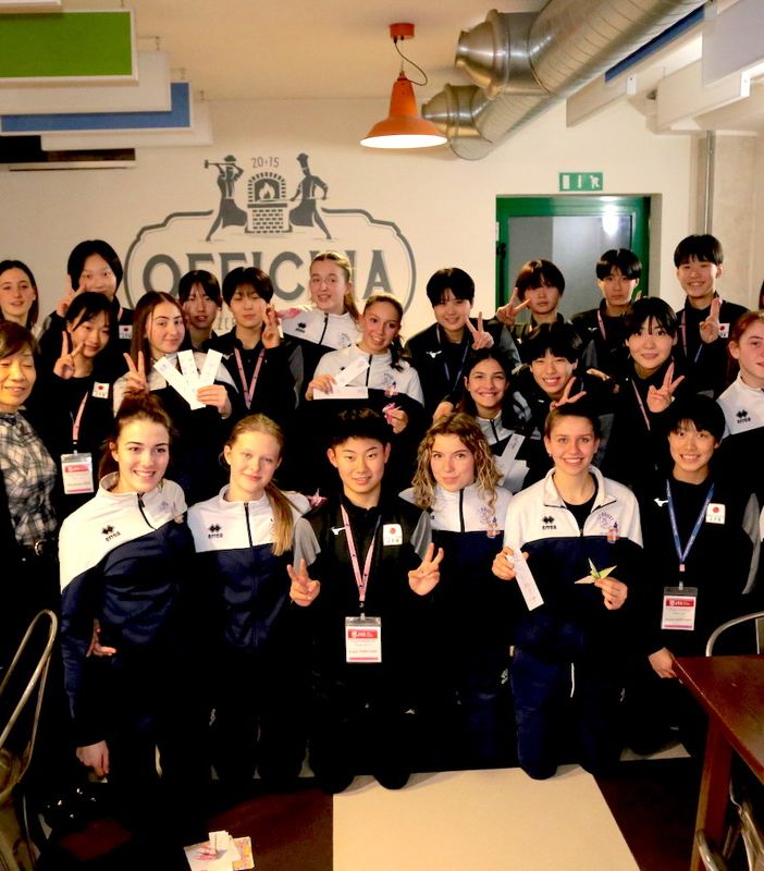 La nazionale Under 16 giapponese con le ragazze dell'In Volley Piemonte Asd