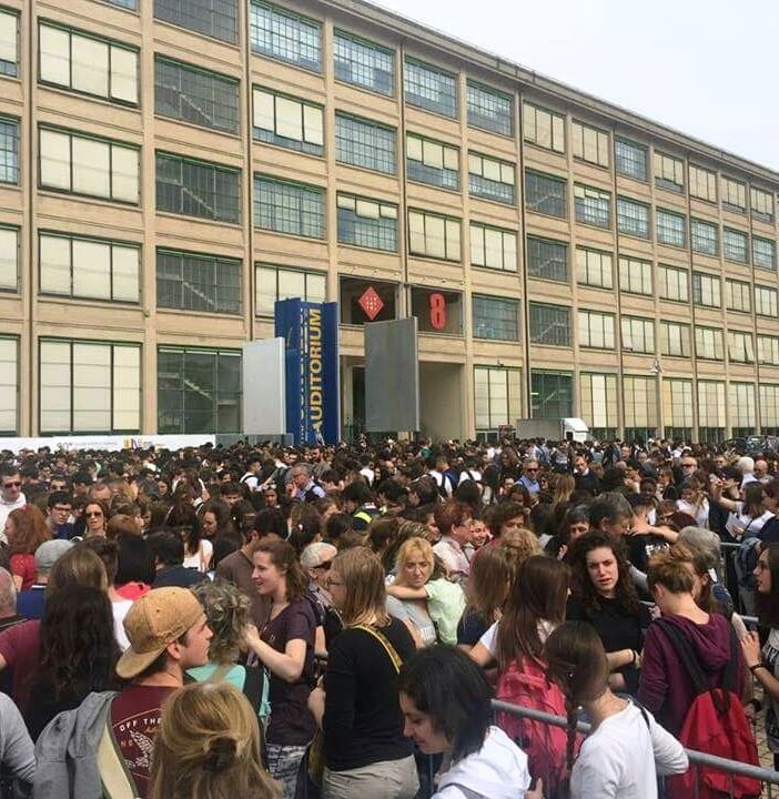 Salone del Libro, lunghe code all'ingresso: già vinta la sfida del pubblico. Di Maio: &quot;L'originale è meglio&quot;