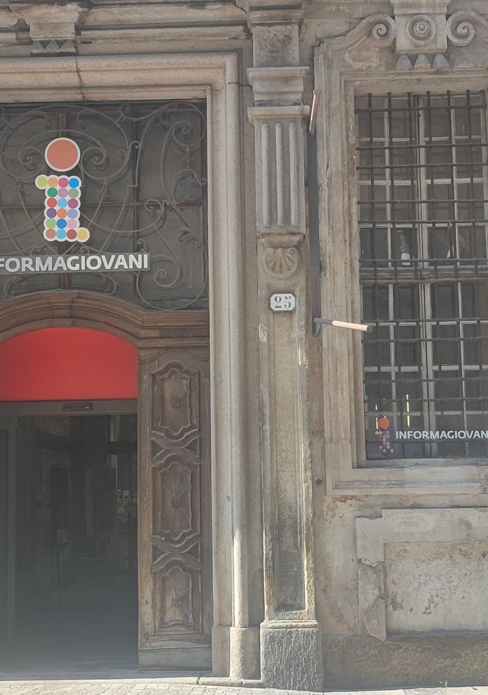 Il centro offre risposte su lavoro, formazione, scuola e molto altro