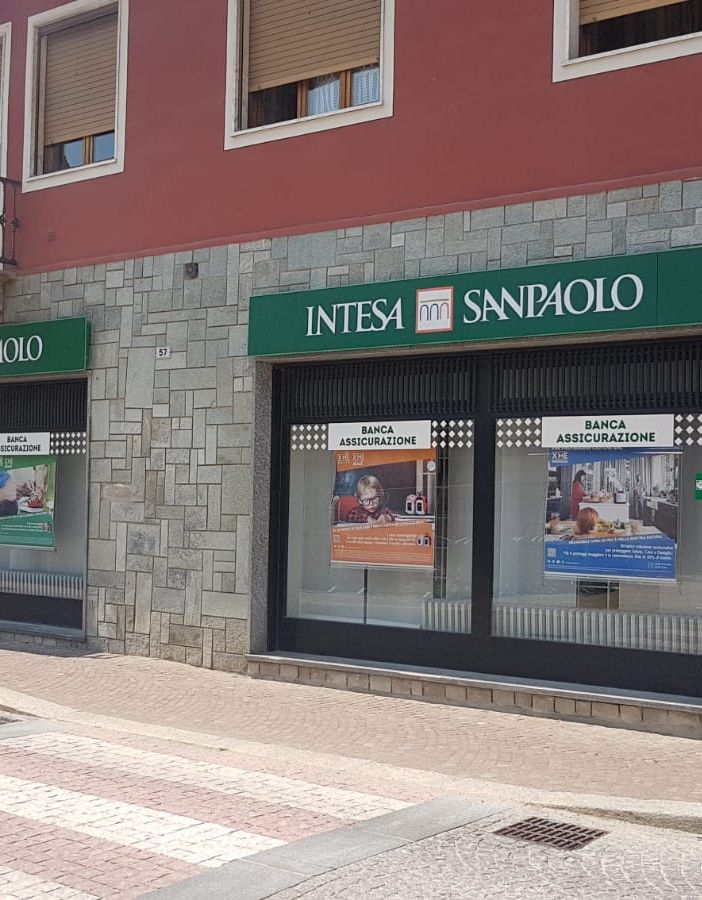 Caro bollette, una tantum di 500 euro per i dipendenti di Intesa Sanpaolo a dicembre