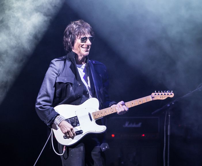 La chitarra di Jeff Beck incanta Stupinigi: inizio da favola per il Sonic Park