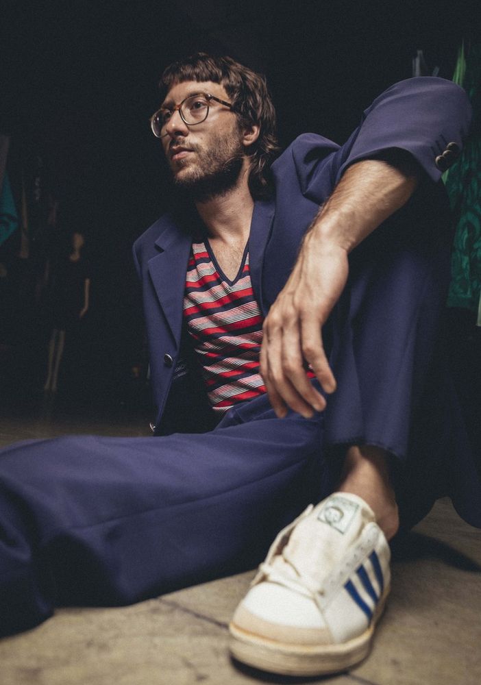 Sassy Goose di John Bringwolves: un viaggio tra la musica e le arti visive in 9 tappe
