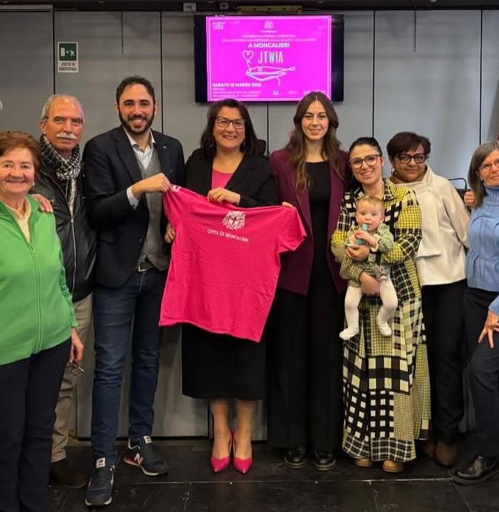 Una città che corre contro il cancro: la Just The Woman I Am torna a Moncalieri