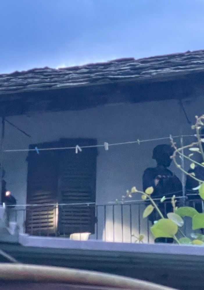 Nell'abitazione del 46enne ritrovato un arsenale, tra cui una bomba di mortaio