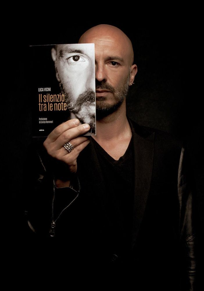 Luca Vicini (Vicio dei Subsonica) presenta il suo libro &quot;Il silenzio tra le note&quot;