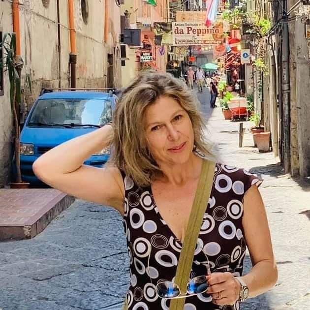 Muore sotto il trattore durante i festeggiamenti del matrimonio: alla guida c’era un minorenne