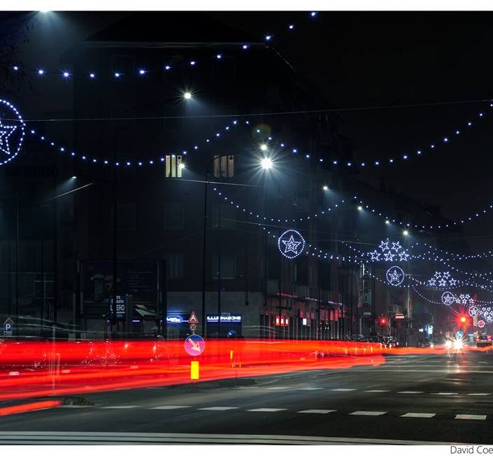 Corso Vercelli non rimarrà al buio: a sorpresa, e a grande richiesta, torneranno le luminarie natalizie