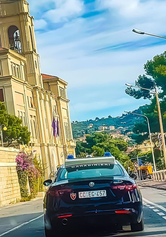 auto dei carabinieri