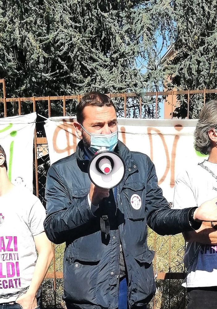 L'accusa di Silvio Magliano: &quot;Monopattini abbandonati come trappole, indegno di una città civile&quot;
