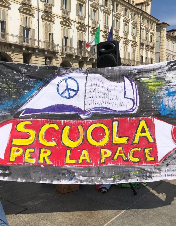 Manifestazione pro pace in p.zza Castello (Torino) - foto tratta dalla pagina FB