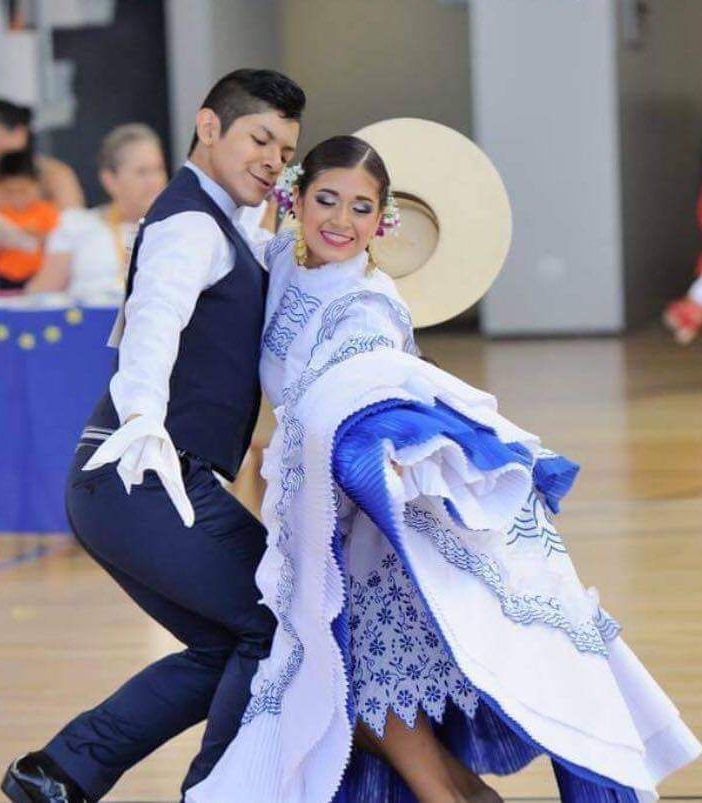 A Torino ballerini da tutta Europa per la Marinera, la danza del corteggiamento