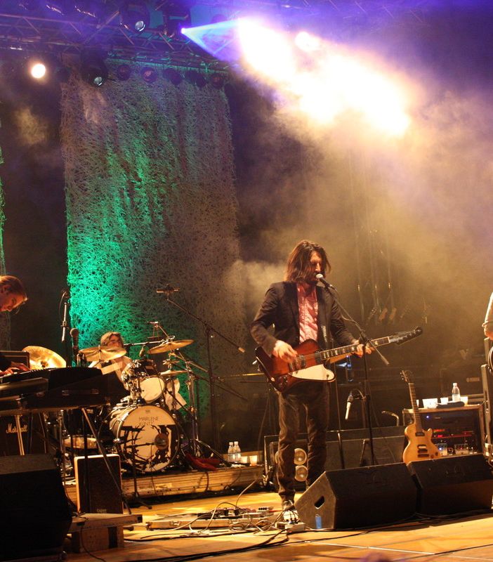 Dal rock disintegrante dei Marlene Kuntz, i nuovi mattoni per ricostruire Castelluccio di Norcia: il concerto alle Ogr di Torino