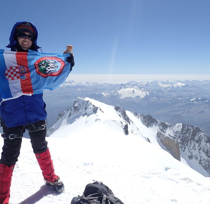 Dalla spiaggia di Savona alla vetta del Monte Bianco: l'impresa di Matej Perkov