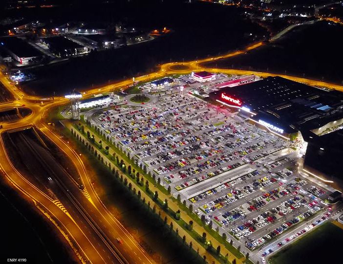 Raduno di auto sportive a Mondojuve