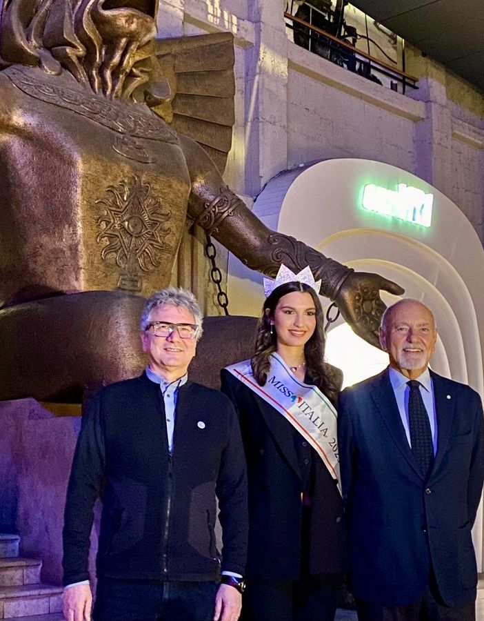 Dalla tv al Cinema: miss Italia alla Mole per visitare la mostra su Tim Burton. &quot;Io una sua fan accanita&quot;