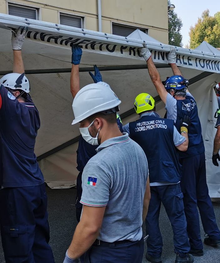 Controlli anti Codiv: all'Amedeo di Savoia in campo anche i volontari della Protezione Civile [FOTO]