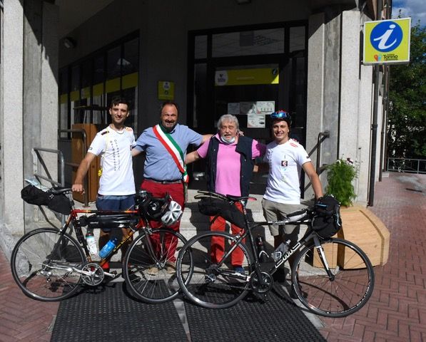 Bardonecchia, partita la cicloturistica benefica che arriva fino a Otranto
