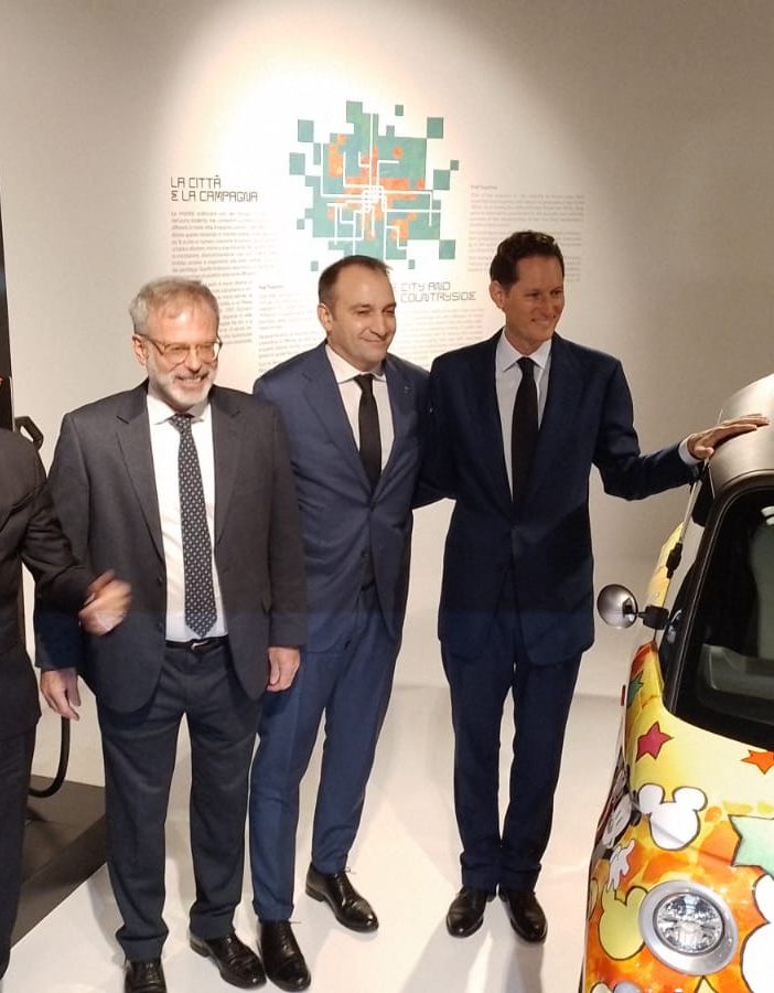 L'auto di oggi si specchia nell'Austerity del 1973. Elkann: &quot;Torino centrale nel cambiamento della mobilità&quot;
