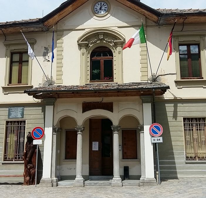 Pragelato martedì ricorderà le vittime del Covid-19 con la bandiera a mezz’asta