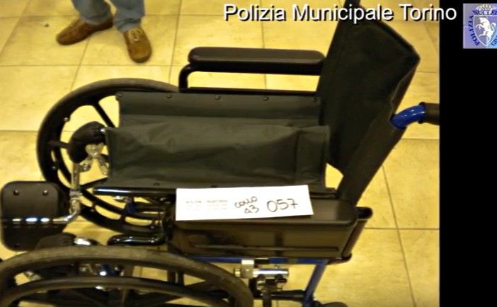 Blitz dei vigili a canale Molassi, sei ricettatori fermati, 500 attrezzi sequestrati (VIDEO)