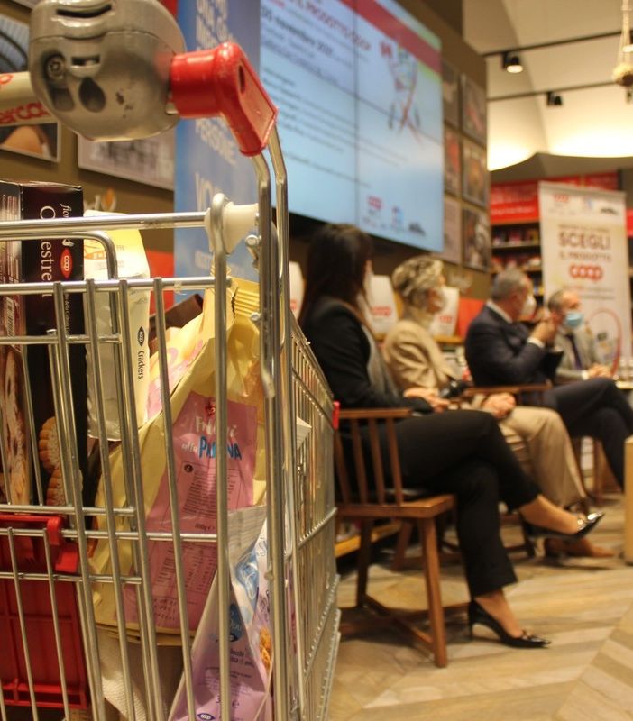 La spesa di Natale per sconfiggere il cancro: con Nova Coop riempiendo il carrello si aiuterà l’Istituto di Ricerca di Candiolo