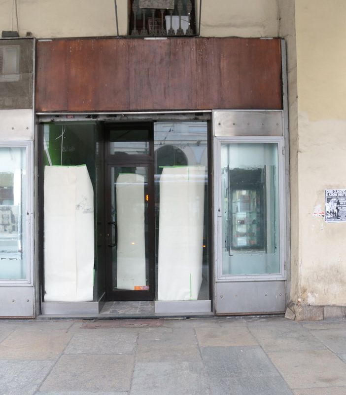Crescono sempre di più le chiusure di negozi a Torino e in Piemonte