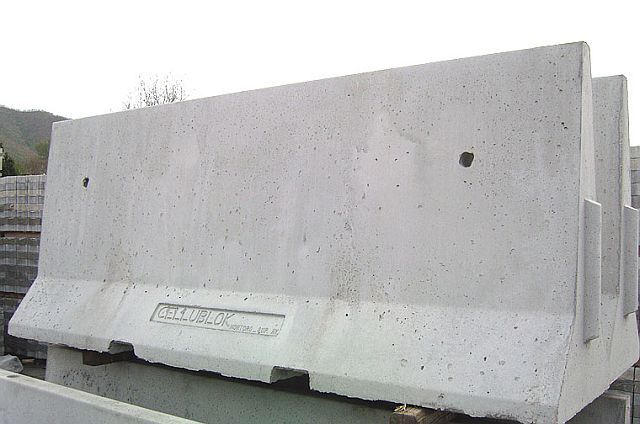 Fioriere e new jersey in aree pedonali per rafforzare la sicurezza a Torino