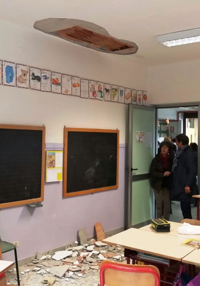 Nichelino, domani riapre la Rodari ma i problemi nelle scuole restano