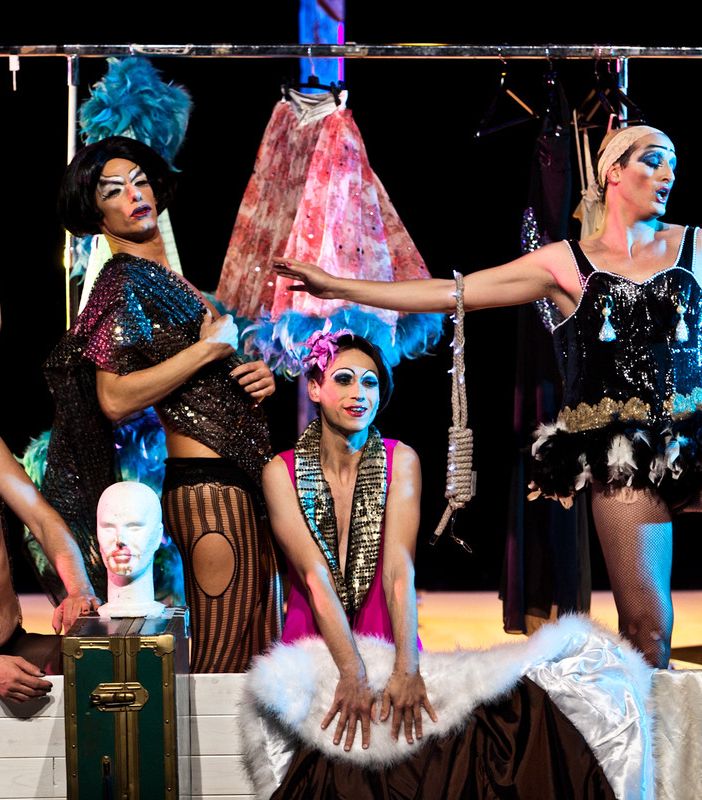 Le Nina's portano in scena i &quot;cattivi&quot;, Sax Nicosia: &quot;La Drag è un clown, una maschera a cui credere sempre&quot; [VIDEOINTERVISTA]