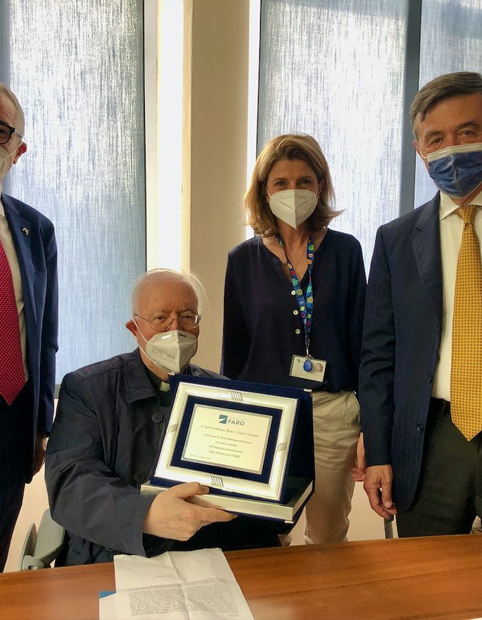 Monsignor Nosiglia in visita alla Faro: &quot;Verrò presto nel nuovo hospice di Carignano&quot;