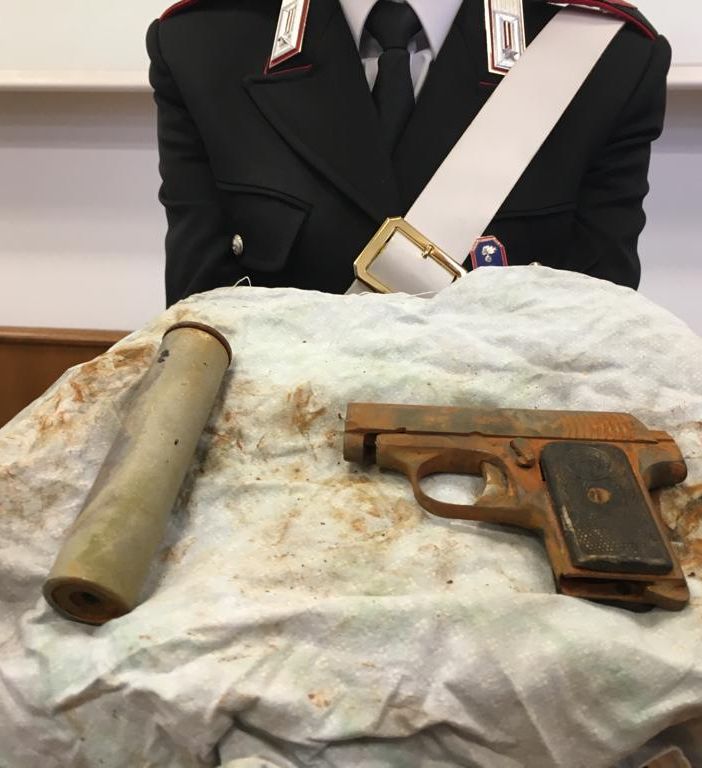 Omicidio Prinzi: ripescata in fondo al Po la pistola utilizzata dai killer