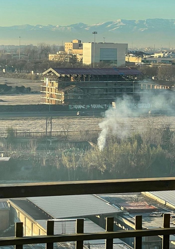 Incendi a tutte le ore negli orti abusivi: “Si respirano solo veleni”