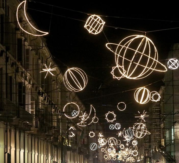 Le Luci d'Artista continueranno a illuminare Torino fino alla fine di febbraio