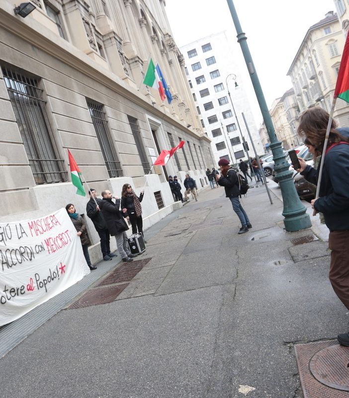 Potere al Popolo: “Iren ufficializzi la fine degli accordi con Mekerot. Fuori Israele da Torino”