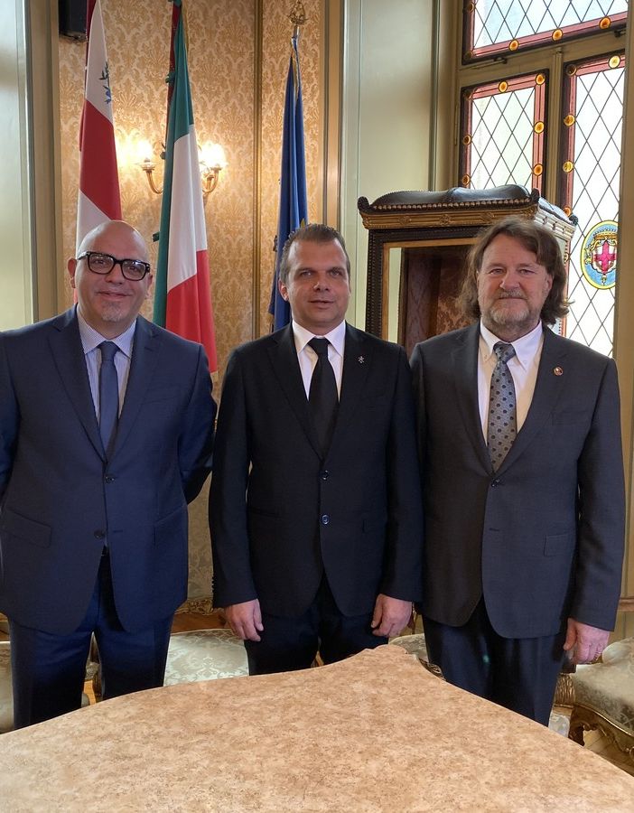 Il momento della presentazione dei personaggi maschili