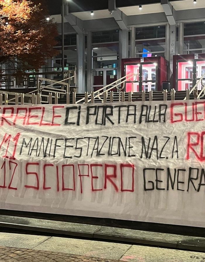 Gli studenti occupano Palazzo Nuovo &quot;contro il governo Meloni e le politiche universitarie&quot;