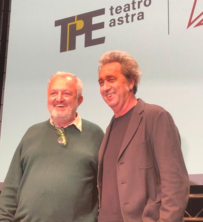 Applausi per Paolo Sorrentino al Teatro Astra: &quot;Nei miei film non cerco mai la verità, non è quello che mi interessa&quot;