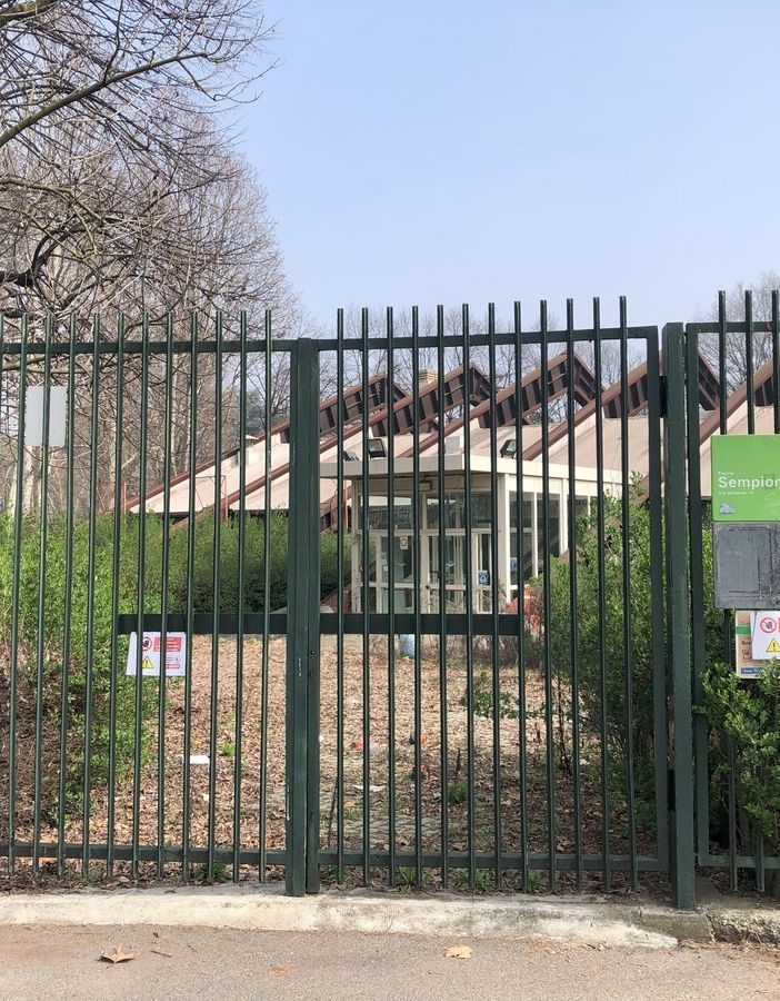 Piscina Sempione verso la demolizione: la Città apre ai privati per riqualificare l'area