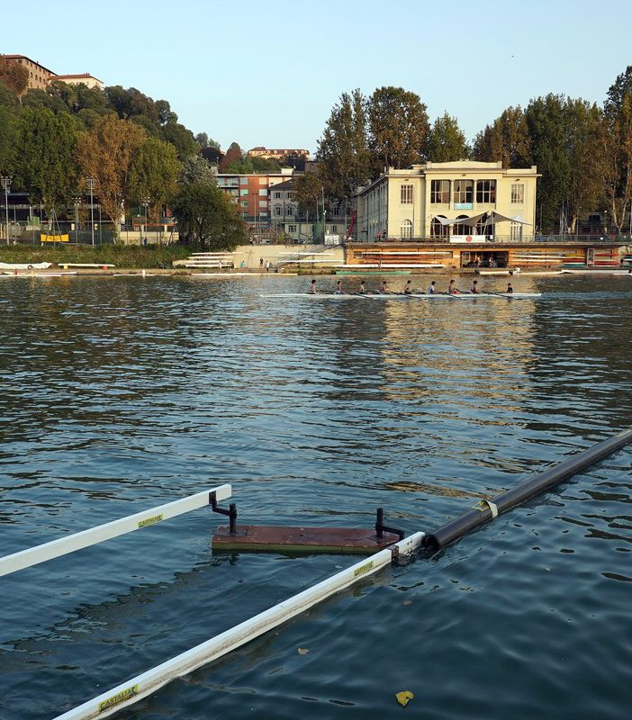Torino, sul Po arrivano le barriere &quot;pesca-rifiuti&quot;: obiettivo recuperare la plastica che finisce nel fiume