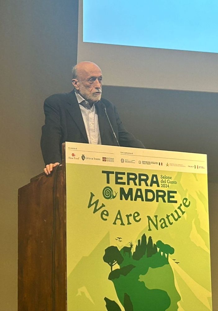 Non di solo pane vive l'uomo raccoglie al Salone di Torino oltre 2000 libri per i poveri