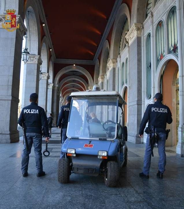 Arrestata coppia di borseggiatori alla fermata GTT di Porta Nuova
