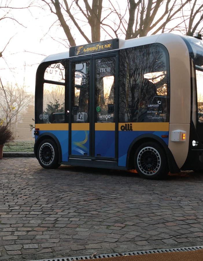 Guide turistiche con reddito di cittadinanza per il minibus a guida autonoma del Campus Onu