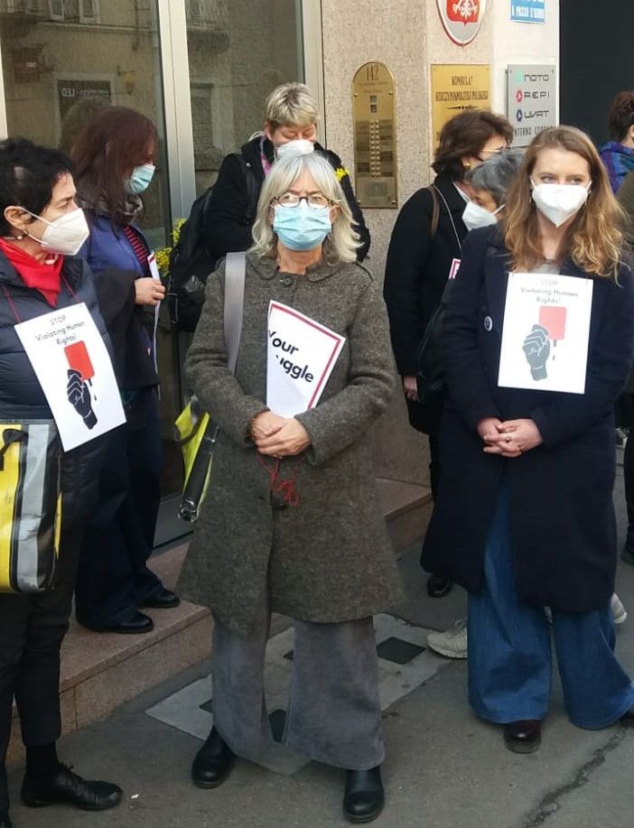 Protesta al consolato polacco pro aborto: &quot;Anche in Piemonte siamo sotto attacco&quot; [VIDEO]
