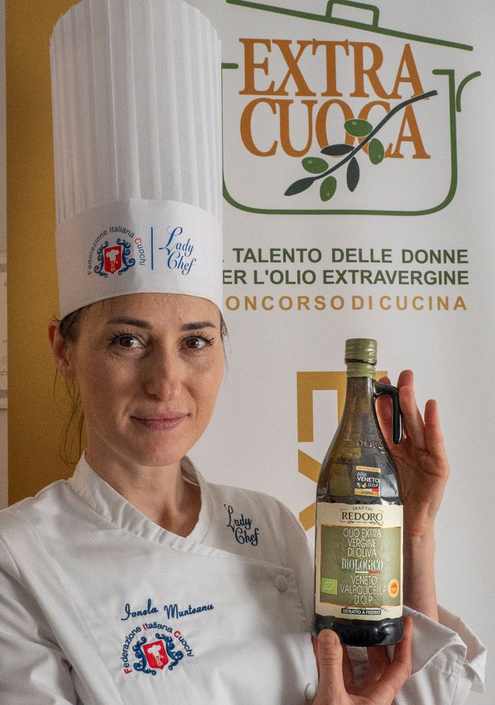 Cuoca vincitrice di un concorso