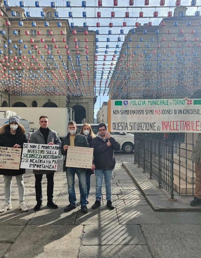 protesta polizia municipale a palazzo civico