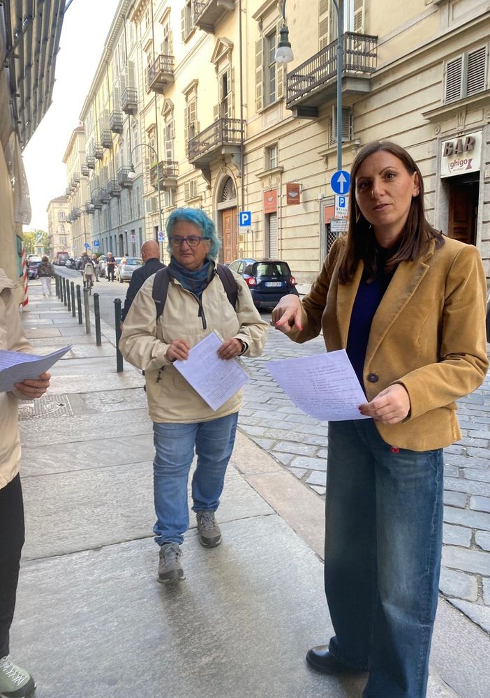 La protesta delle mamme dei detenuti di fronte a Palazzo Lascaris