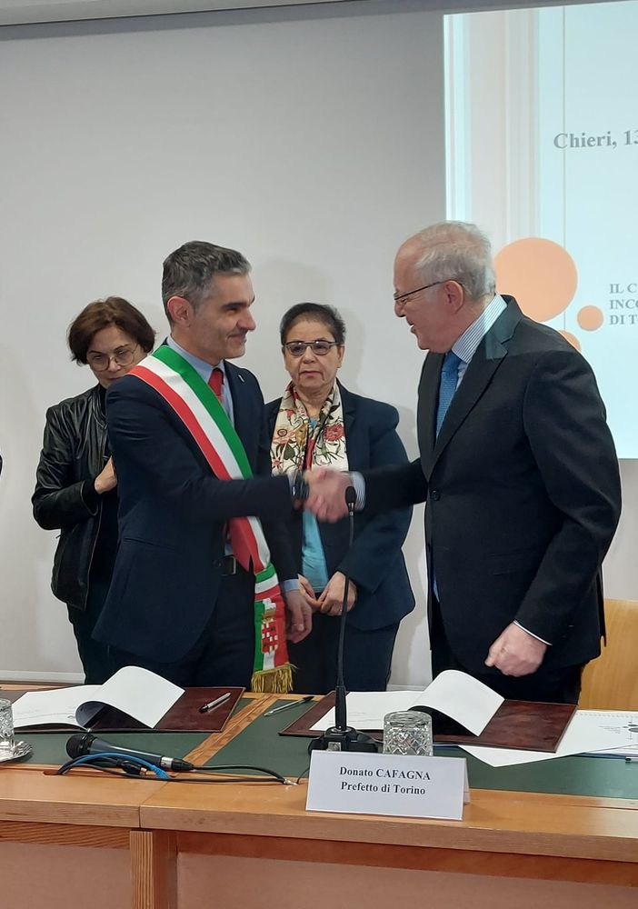 Controllo di vicinato&quot; a Chieri: firmato il protocollo d'intesa tra Comune e Prefettura