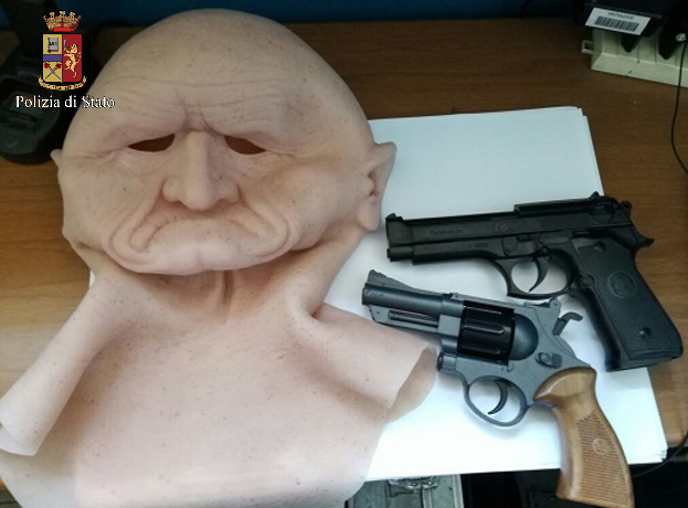 Torino, rapina a mano armata in una banca di corso Francia: fermati dalla Polizia