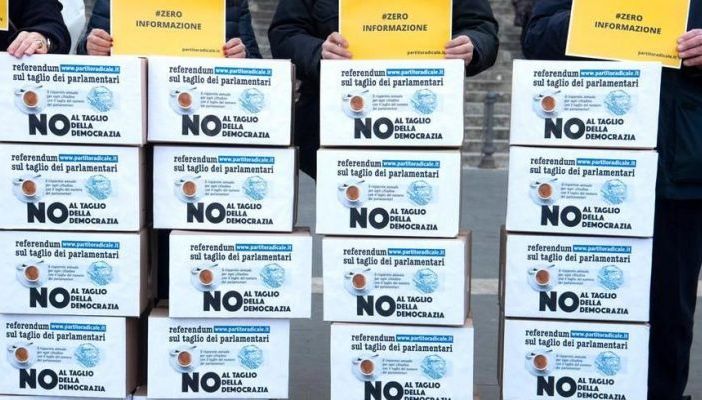 Comitato &quot;C'è chi dice no&quot;, Partito Radicale e associazione Marco Pannella di Torino partecipano al flash mob di domenica 23 febbraio